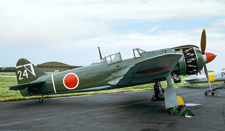 KawasakiKi-100atRAFMuseumCosford.jpg.6c53e60296424edaa5ab8a4369be96e1.jpg