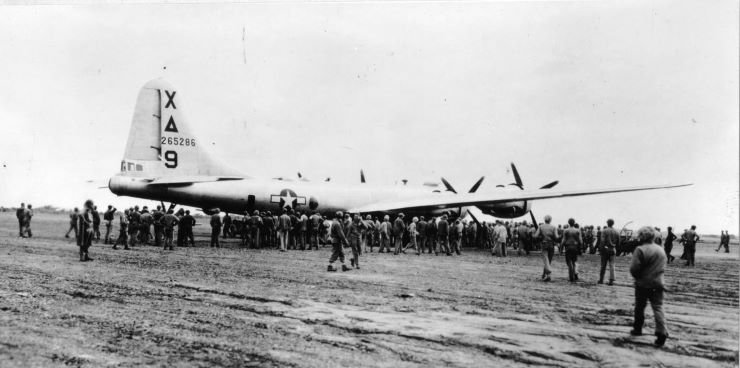 FirstB-29tolandonIwoJima.jpg.40a63ef7f84348cf235d021b4f099d0a.jpg