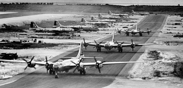 B-29staxiingonTinian.jpg.de2a7aee6ed4cf20bbb23440b3e5cd3a.jpg