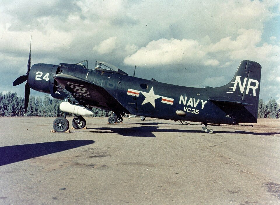 Douglas_AD-1Q_Skyraider_VC-35.jpg.d09fb7dc3d1711ae8d0540f093dddbac.jpg