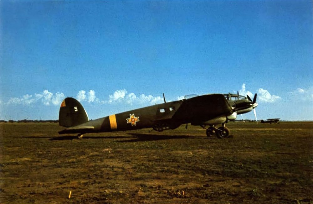 Heinkel-He-111H3-RRAF-White-5-Bessarabia-1941-01.jpg
